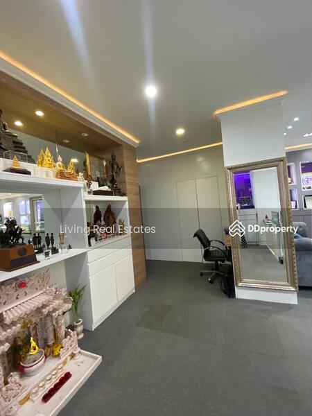 For Sale - อาคารพาณิชย์ 5.5 ชั้น ทำเลทอง ย่านสีลม, Bangkok