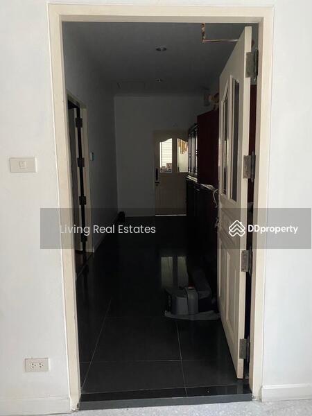 For Sale - อาคารพาณิชย์ 5.5 ชั้น ทำเลทอง ย่านสีลม, Bangkok