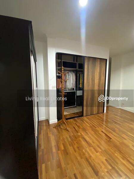 For Sale - อาคารพาณิชย์ 5.5 ชั้น ทำเลทอง ย่านสีลม, Bangkok