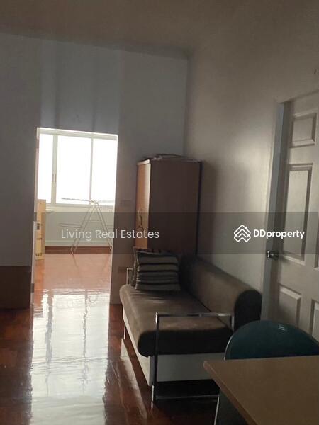 For Sale - อาคารพาณิชย์ 5.5 ชั้น ทำเลทอง ย่านสีลม, Bangkok