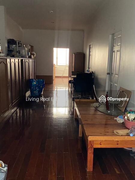 For Sale - อาคารพาณิชย์ 5.5 ชั้น ทำเลทอง ย่านสีลม, Bangkok