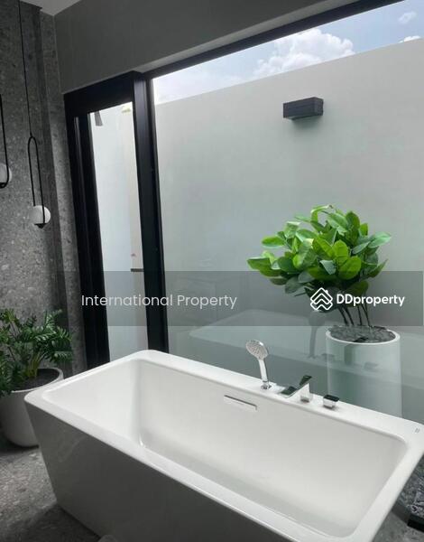 Nantawan Rama 9 Srinakarin, Bangkok, 888 Krung Thep Kritha Rd, Saphan Sung, Saphan Sung, Bangkok, 4 Bedrooms, 380 sqm, Single Detached House For Sale, by Next Step Property, 11295736 - DDproperty.com