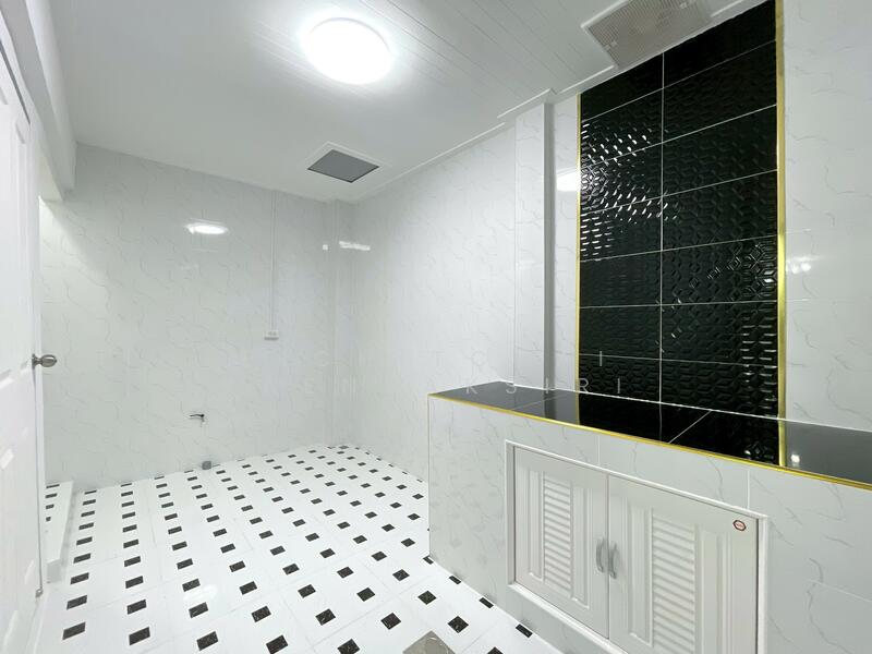 ทาว์นเฮ้าส์ 2 ชั้น หมู่บ้าน กฤษณาเฮ้าส์ ซ.ไก่ย่างโคราช, ปทุมธานี, คลองสอง, คลองหลวง, ปทุมธานี, 80 ตร.ม., ทาวน์เฮ้าส์ ขาย, โดย Pichitchai Kaensaksiri, 11298241 - DDproperty.com