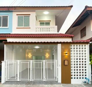 ขาย - ทาวน์โฮมแฝด 2 ชั้น หมู่บ้านสวนเทพประทาน คลองสอง อำเภอคลองหลวง ปทุมธานี, ปทุมธานี