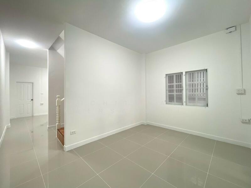 ทาวน์โฮมแฝด 2 ชั้น หมู่บ้านสวนเทพประทาน คลองสอง อำเภอคลองหลวง ปทุมธานี, ปทุมธานี, คลองสอง, คลองหลวง, ปทุมธานี, 109 ตร.ม., ทาวน์เฮ้าส์ ขาย, โดย Pichitchai Kaensaksiri, 11298710 - DDproperty.com