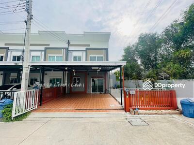 ขาย - 87240 - ขายด่วน ทาวเฮ้าส์ หลังริม 4 ห้องนอน จอดรถได้ 2 คัน ม.ลลิลทาวน์ แลนซิโอ คริป รังสิต คลอง2, ปทุมธานี