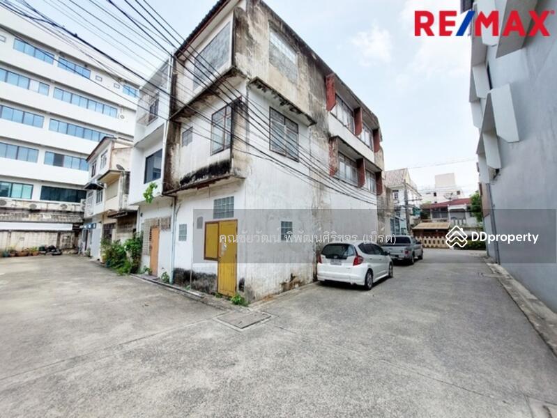 ขาย - ทาวน์เฮาส์ 3 ชั้น จรัญสนิทวงศ์ 46 ห้องมุม พร้อมอยู่ ใกล้โรงเรียนทิวไผ่งาม, กรุงเทพ