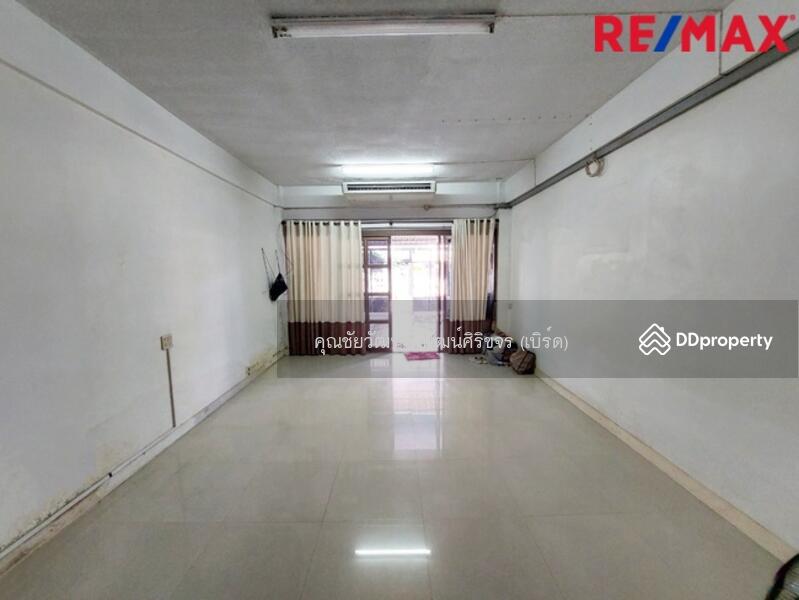 ขาย - ทาวน์เฮาส์ 3 ชั้น จรัญสนิทวงศ์ 46 ห้องมุม พร้อมอยู่ ใกล้โรงเรียนทิวไผ่งาม, กรุงเทพ