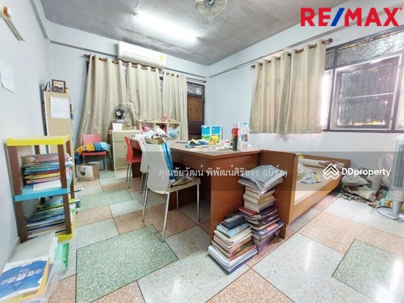 ขาย - ทาวน์เฮาส์ 3 ชั้น จรัญสนิทวงศ์ 46 ห้องมุม พร้อมอยู่ ใกล้โรงเรียนทิวไผ่งาม, กรุงเทพ