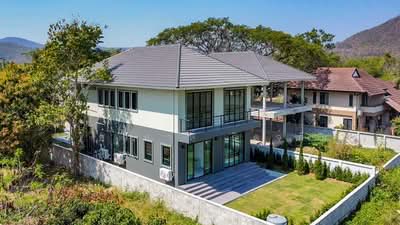 ขาย - บ้านสไตล์ร่วมสมัยสำหรับขายล่วงหน้าในดอยสะเก็ดพร้อมวิวภูเขาอันตระการตา, เชียงใหม่