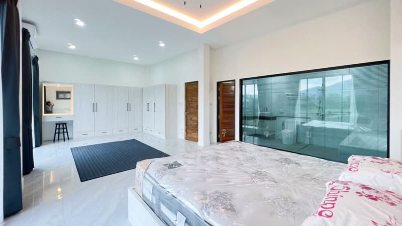 บ้านสไตล์ร่วมสมัยสำหรับขายล่วงหน้าในดอยสะเก็ดพร้อมวิวภูเขาอันตระการตา, เชียงใหม่, ลวงเหนือ, ดอยสะเก็ด, เชียงใหม่, 258 ตร.ม., บ้านเดี่ยว ขาย, โดย เอลียาห์ ริดจ์ลี่ย์, 11300140 - DDproperty.com