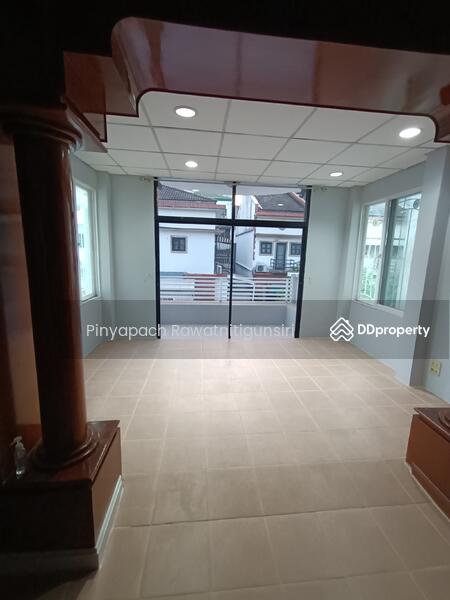 ห้องนอนด้านหน้าชั้น 3