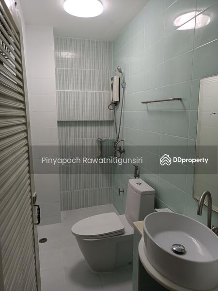 ห้องนอนชั้น 2 พร้อมเครื่องทำน้ำอุ่น