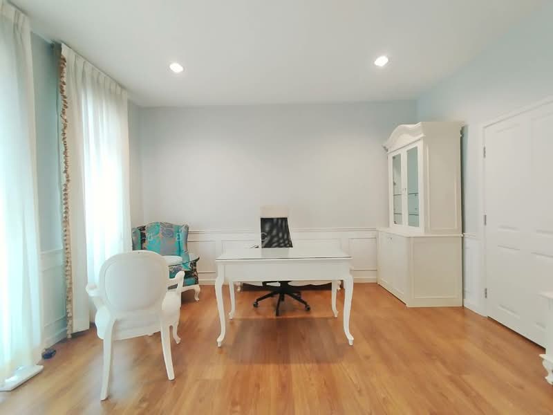Baan Klangmuang Grand De Paris Ratchada, Bangkok, Pradit Manutham Road, Wang Thonglang, Bangkok, 3 Bedrooms, 195 sqm, Townhouse For Rent, by Tamita Kongsoithong, 11301472 - DDproperty.com