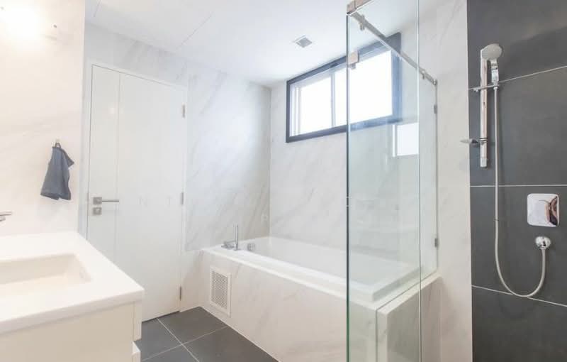 Baan Klang Muang Classe Ekkamai-Ramintra, Bangkok, Sukhonthasawat Road, Lat Phrao, Lat Phrao, Bangkok, 4 Bedrooms, 241 sqm, Single Detached House For Sale, by NEXTSTEP PROPERTY, 11302940 - DDproperty.com