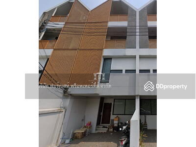 ขาย - 43801 - ขายโฮมออฟฟิศ ถนนนาคนิวาส, ลาดพร้าว เนื้อที่ 19.7 ตร.ว ใกล้ MRT โชคชัย 4, กรุงเทพ