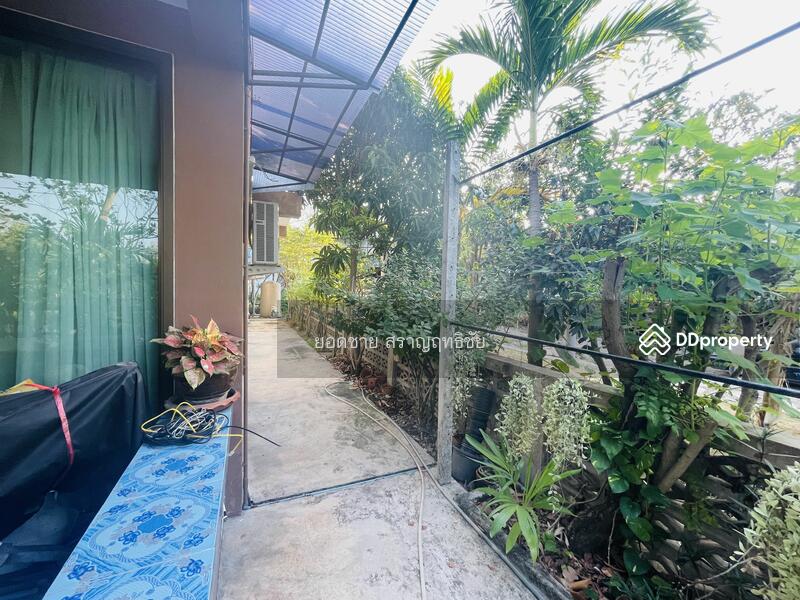 For Sale - For sale: 3 plots of land with houses,total 1-2-72 Rai 13.5 mb, Samut Prakan