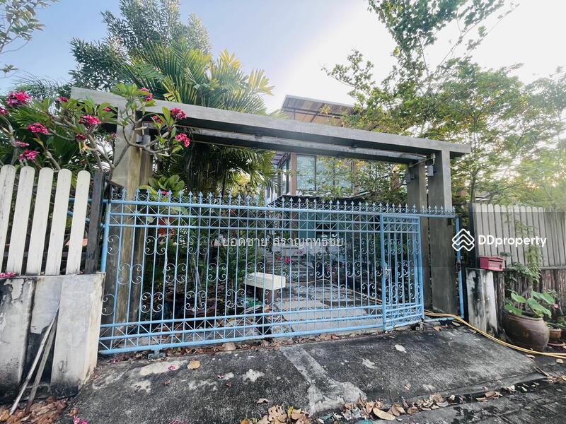 For Sale - For sale: 3 plots of land with houses,total 1-2-72 Rai 13.5 mb, Samut Prakan