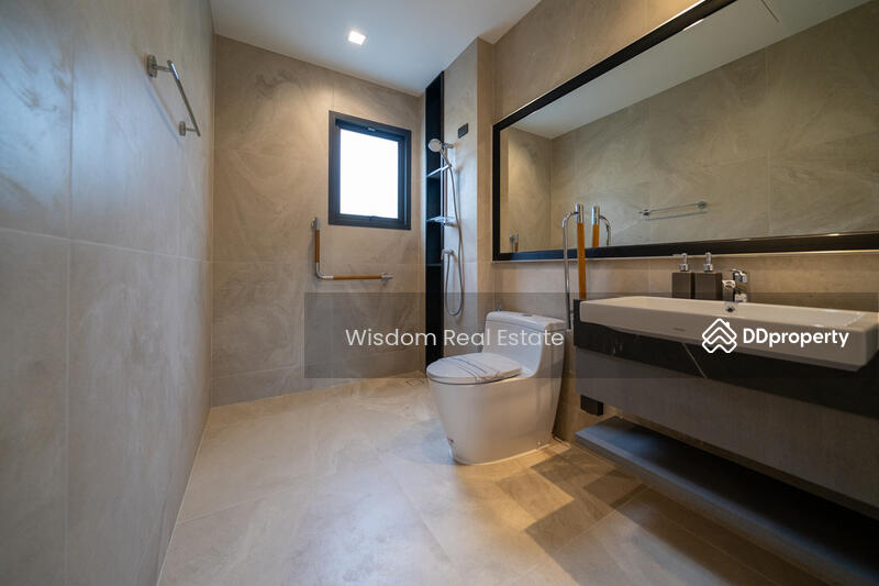 Grand Bangkok Boulevard Krungthepkritha : แกรนด์ บางกอก บูเลอวาร์ด กรุงเทพกรีฑา, กรุงเทพ, ถนน ศรีนครินทร์-ร่มเกล้า, คลองสามประเวศ, ลาดกระบัง, กรุงเทพ, 521 ตร.ม., บ้านเดี่ยว ขาย, โดย Wisdom Real Estate, 11308878 - DDproperty.com