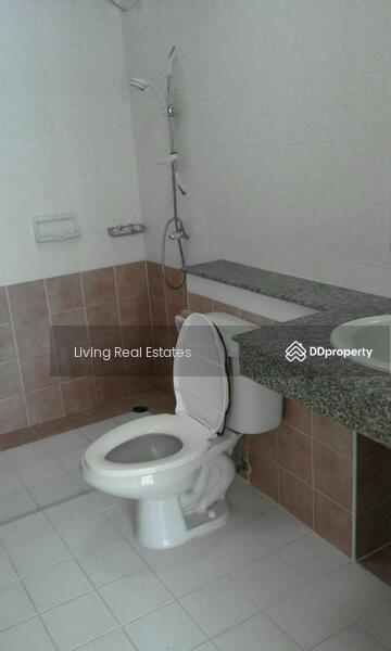 ทาวเฮ้าส์ ม.กลางเมือง ซ. พระรามเก้า 43, Bangkok, Suan Luang, Suan Luang, Bangkok, 4 Bedrooms, 120 sqm, Townhouse For Sale, by Living Real Estates, 11309346 - DDproperty.com