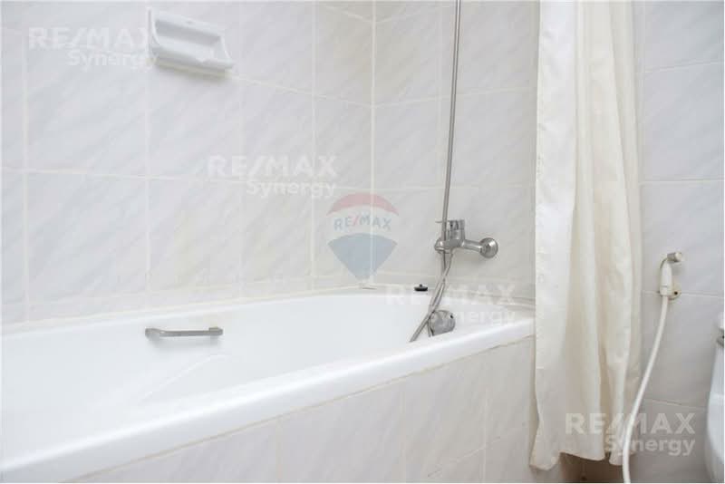 Omni Tower Sukhumvit Nana, Bangkok, 69 Sukhumvit 4 Alley, Khlong Toei, Bangkok, 1 Bedroom, 65 sqm, Condo For Sale, by Sirithong Saetang, 11309705 - DDproperty.com