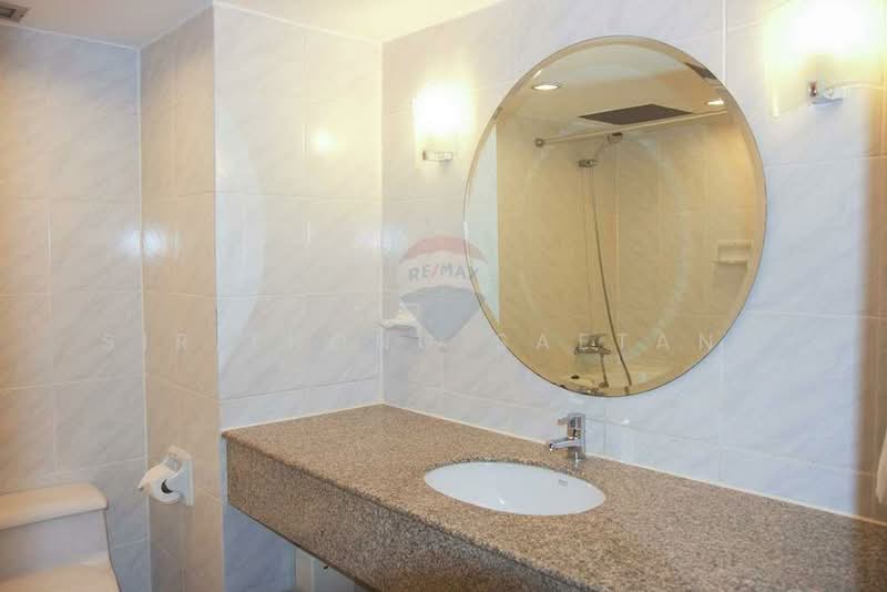 Omni Tower Sukhumvit Nana, Bangkok, 69 Sukhumvit 4 Alley, Khlong Toei, Bangkok, 1 Bedroom, 65 sqm, Condo For Sale, by Sirithong Saetang, 11309705 - DDproperty.com