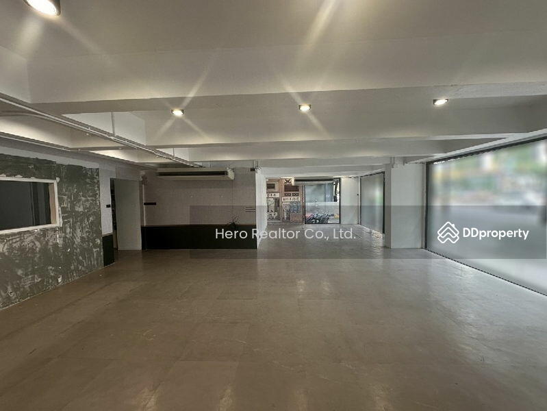 ให้เช่า - For Rent Bangkok Retail Sathorn BTS Chong Nonsi Bang Rak BRE21053, กรุงเทพ