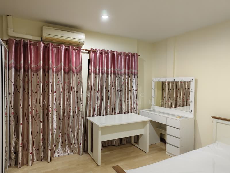 Areeya Mova Kaset-Nawamintr, Bangkok, Soi Moobaan Areeya Mowa, Chorake Bua, Lat Phrao, Bangkok, 3 Bedrooms, 220 sqm, Townhouse For Rent, by Pinyapach Rawatnitigunsiri, 11312452 - DDproperty.com