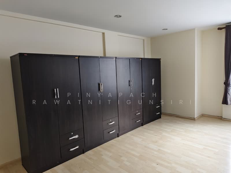 Areeya Mova Kaset-Nawamintr : อารียา โมวา เกษตร-นวมินทร์, กรุงเทพ, ซ. หมู่บ้านอารียา โมวา, จรเข้บัว, ลาดพร้าว, กรุงเทพ, 220 ตร.ม., ทาวน์เฮ้าส์ ให้เช่า, โดย Pinyapach Rawatnitigunsiri, 11312452 - DDproperty.com