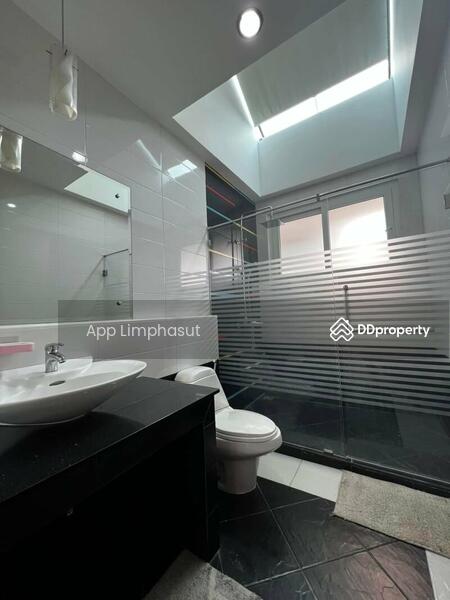 Baan Dusit Pattaya Lake, Chon Buri (Pattaya), Entrance Road, Huai Yai, Bang Lamung (Pattaya), Chon Buri (Pattaya), 3 Bedrooms, 190 sqm, Single Detached House For Sale, by Sathida Limphasut (App), 11318006 - DDproperty.com