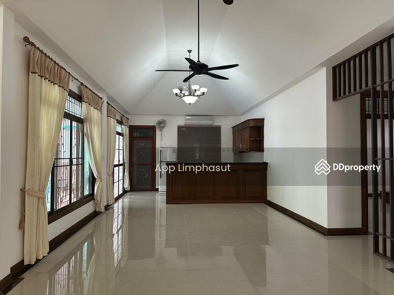 Nibbana Shade, Chon Buri (Pattaya), No. 95/274 Village No. 13, Phatthanakan Road, Nong Pru, Bang Lamung (Pattaya), Chon Buri (Pattaya), 3 Bedrooms, 270 sqm, Single Detached House For Sale, by Sathida Limphasut (App), 11319438 - DDproperty.com