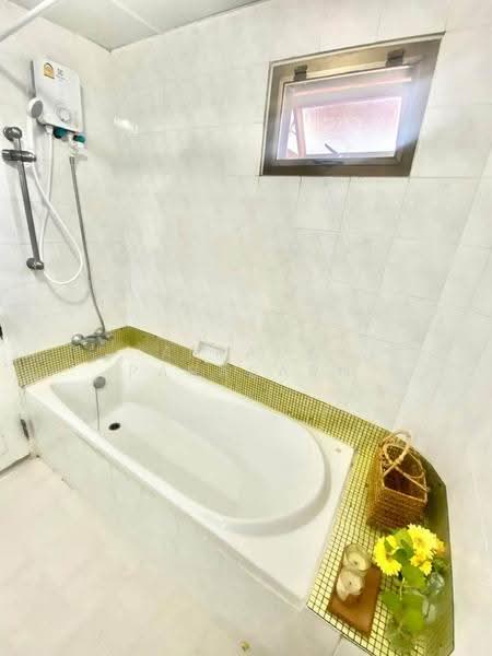 Rin House Condo, Bangkok, Soi Sukhumvit 39, Khlong Tan Nua, Watthana, Bangkok, 1 Bedroom, 47 sqm, Condo For Rent, by Airada Parasarn, 11320522 - DDproperty.com
