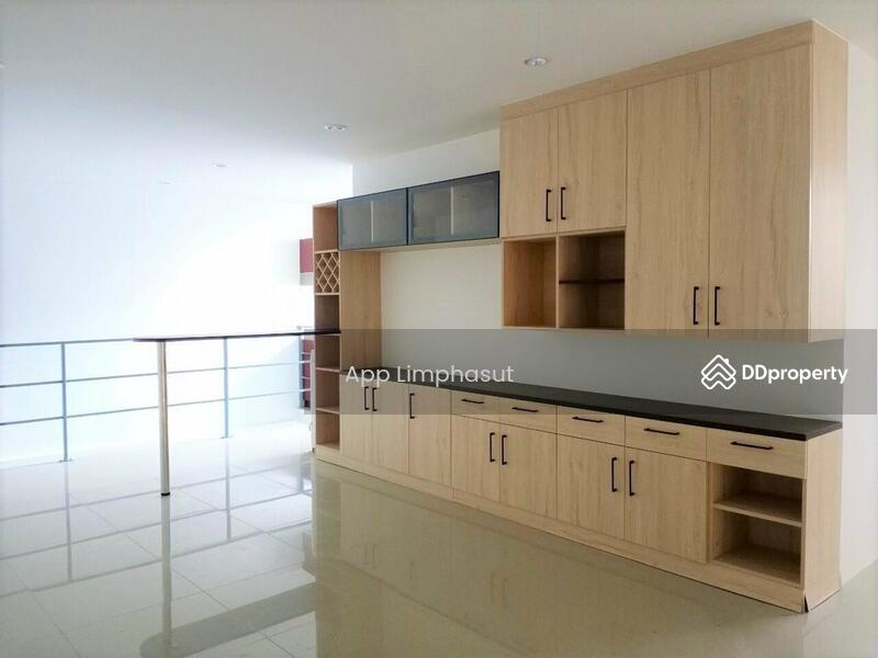 ขาย - Commercial Building Sukhumvit Road In Pattaya, ชลบุรี