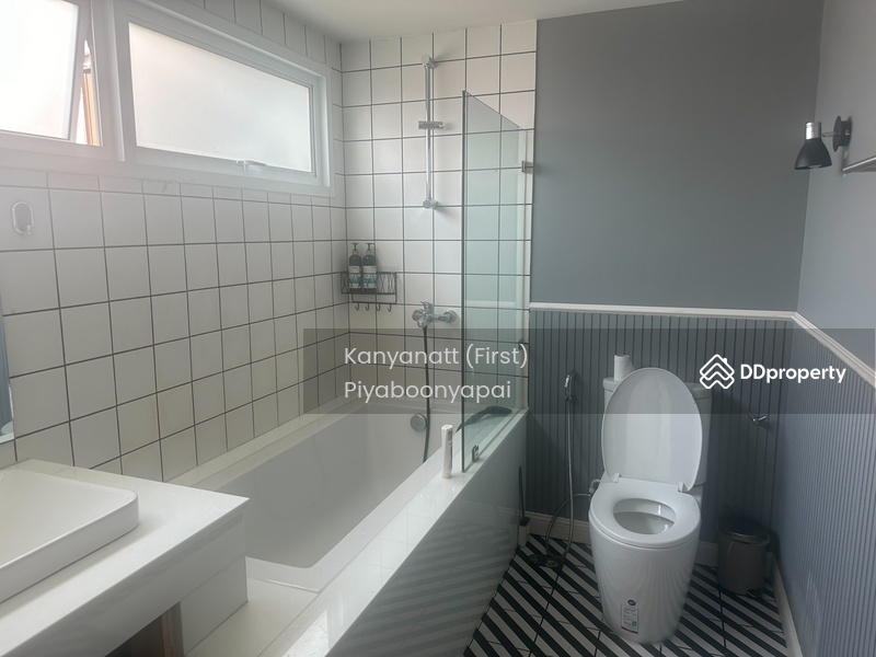 Town home, Bangkok, สุขุมวิท 71, Khlong Tan Nua, Watthana, Bangkok, 4 Bedrooms, 323 sqm, Townhouse For Rent, by First Kanyanatt, 11323157 - DDproperty.com