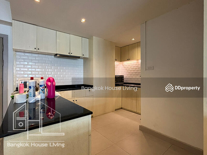 Villa Bajaj, Bangkok, Soi Sukhumvit 19, Khlongtoei Nua, Watthana, Bangkok, 2 Bedrooms, 160 sqm, Apartment For Rent, by Bangkok House Living, 11327540 - DDproperty.com