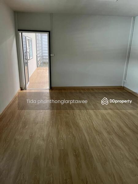 For Rent - Warehouse with office Chalerm Phra Kiat Ratchakan Thi 9, Bangkok