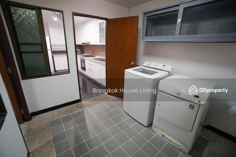 Raintree Village Apartment, Bangkok, 21 Soi Sukhumvit 41, Khlong Tan Nua, Watthana, Bangkok, 3 Bedrooms, 268 sqm, Condo For Rent, by Bangkok House Living, 11343432 - DDproperty.com