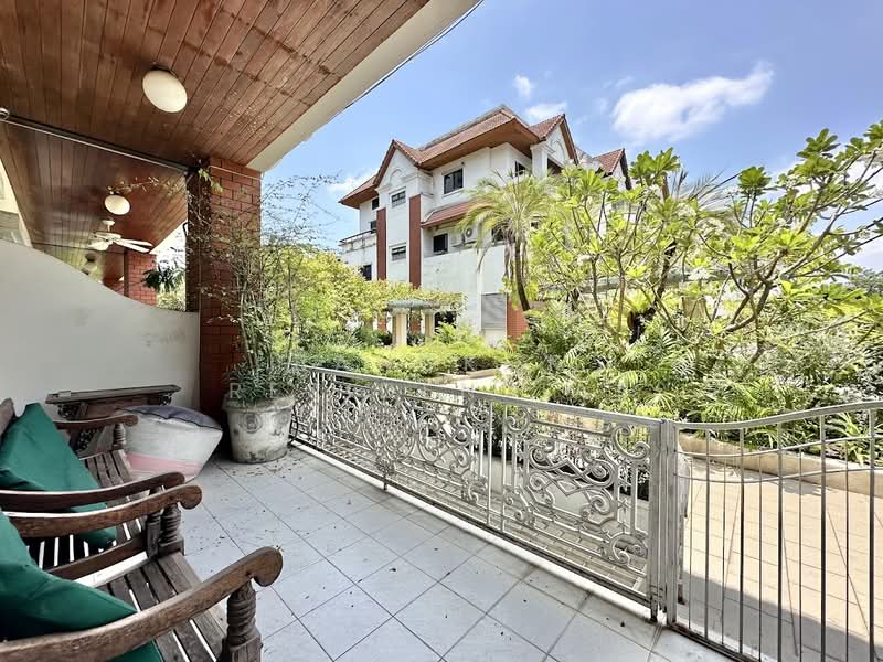 Townhouse in Compound, Bangkok, Ekkamai 10, Khlong Tan Nua, Watthana, Bangkok, 4 Bedrooms, 350 sqm, Townhouse For Rent, by Bangkok Residential, 11352170 - DDproperty.com
