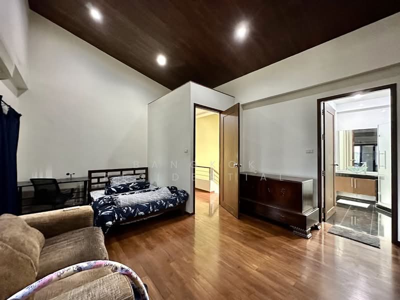 Townhouse in Compound, Bangkok, Ekkamai 10, Khlong Tan Nua, Watthana, Bangkok, 4 Bedrooms, 350 sqm, Townhouse For Rent, by Bangkok Residential, 11352170 - DDproperty.com