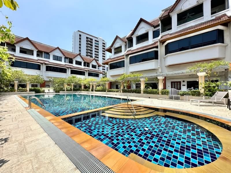 Townhouse in Compound, Bangkok, Ekkamai 10, Khlong Tan Nua, Watthana, Bangkok, 4 Bedrooms, 350 sqm, Townhouse For Rent, by Bangkok Residential, 11352170 - DDproperty.com