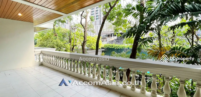 For Rent - 3 Bedrooms Apartment for Rent in Sukhumvit, Bangkok near BTS Ekkamai at Classic contemporary (10284), Bangkok