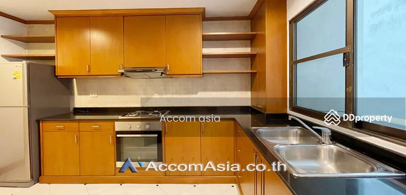 For Rent - 3 Bedrooms Apartment for Rent in Sukhumvit, Bangkok near BTS Ekkamai at Classic contemporary (10284), Bangkok