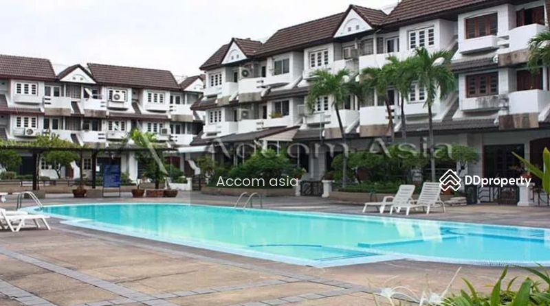 ให้เช่า - 4 Bedrooms Townhouse for Sale and Rent in Sukhumvit, Bangkok near BTS Phra khanong at Regent 71, กรุงเทพ