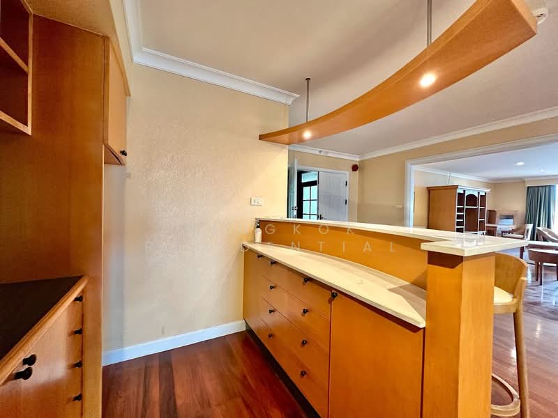 Oriental Towers, Bangkok, 25 Soi Ekkamai 12, Ekkamai Road, Khlong Tan Nua, Watthana, Bangkok, 3 Bedrooms, 350 sqm, Condo For Rent, by Bangkok Residential, 11362888 - DDproperty.com