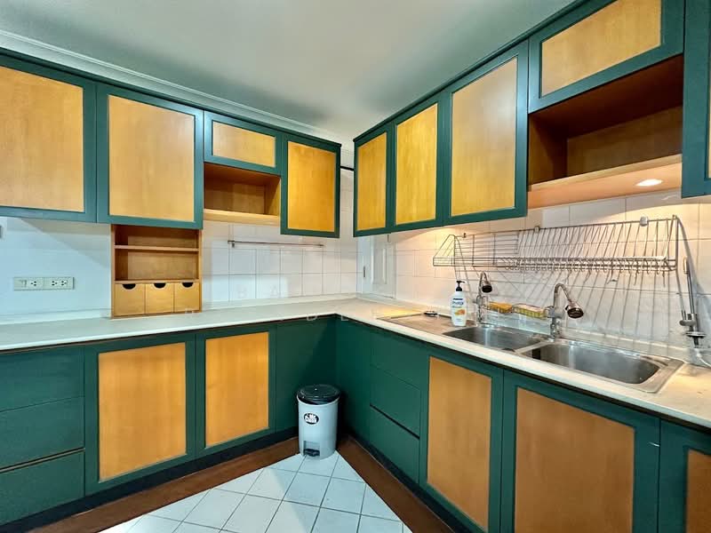 Oriental Towers, Bangkok, 25 Soi Ekkamai 12, Ekkamai Road, Khlong Tan Nua, Watthana, Bangkok, 3 Bedrooms, 350 sqm, Condo For Rent, by Bangkok Residential, 11362888 - DDproperty.com