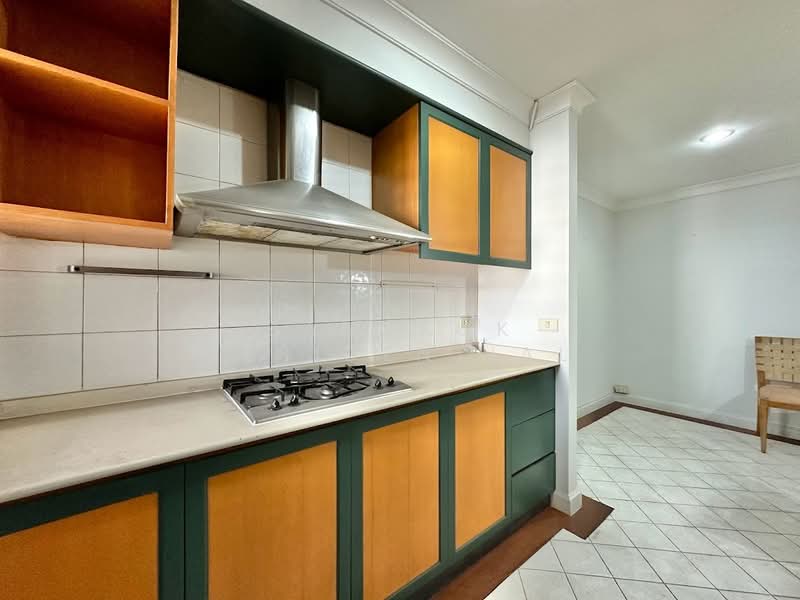 Oriental Towers, Bangkok, 25 Soi Ekkamai 12, Ekkamai Road, Khlong Tan Nua, Watthana, Bangkok, 3 Bedrooms, 350 sqm, Condo For Rent, by Bangkok Residential, 11362888 - DDproperty.com