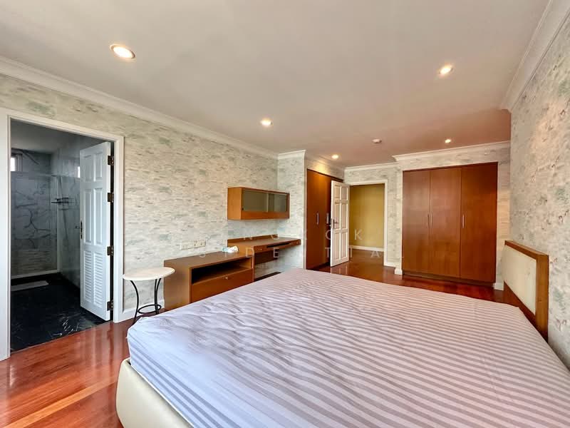 Oriental Towers, Bangkok, 25 Soi Ekkamai 12, Ekkamai Road, Khlong Tan Nua, Watthana, Bangkok, 3 Bedrooms, 350 sqm, Condo For Rent, by Bangkok Residential, 11362888 - DDproperty.com