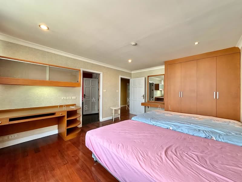 Oriental Towers, Bangkok, 25 Soi Ekkamai 12, Ekkamai Road, Khlong Tan Nua, Watthana, Bangkok, 3 Bedrooms, 350 sqm, Condo For Rent, by Bangkok Residential, 11362888 - DDproperty.com