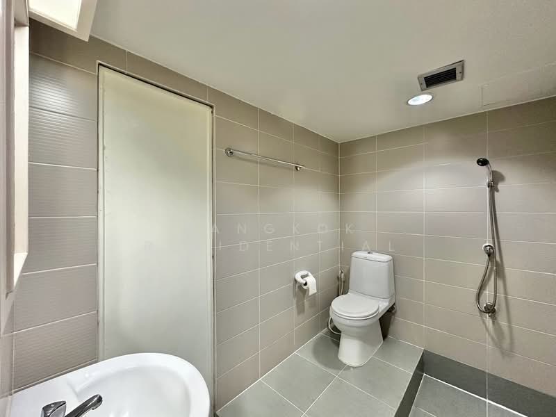 Baan Suanpetch, Bangkok, 18 Soi Sukhumvit 39, Khlong Tan Nua, Watthana, Bangkok, 2 Bedrooms, 132 sqm, Condo For Rent, by Bangkok Residential, 11363121 - DDproperty.com