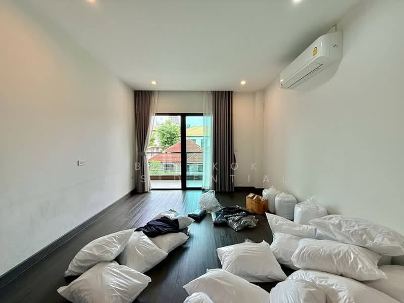 Detached House, Bangkok, Sukhumvit 65, Khlong Tan Nua, Watthana, Bangkok, 4 Bedrooms, 330 sqm, Single Detached House For Rent, by Bangkok Residential, 11363746 - DDproperty.com